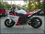 2009 Yamaha R1-r4-jpg