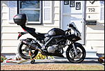 2005 SV1000s-side_view_with_givi_case-jpg